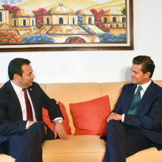 Peña Nieto inicia gira de trabajo en Guatemala