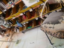 Según lo referido por dependientes, fueron dos las personas que arrojaron dos botellas con gasolina que explotaron dentro de la tienda. ESPECIAL / Bomberos Zapopan