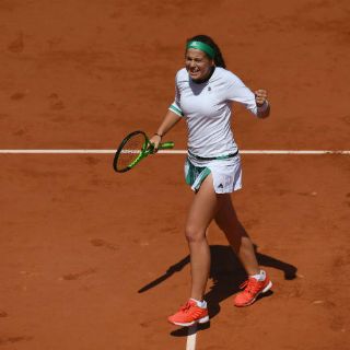 Ostapenko sorprende a Wozniacki en Roland Garros