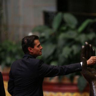 Guatemala nombra a Peña Nieto Embajador de la Paz