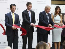 Donald Trump Jr. dijo que él y Eric recibieron un curso intensivo sobre Estados Unidos cuando viajaron con su padre. AP / ARCHIVO