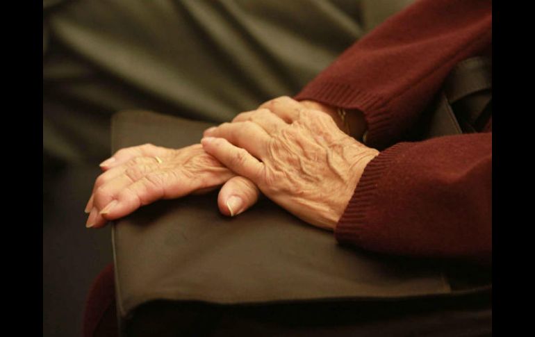 Dspués de los 40 años es común que aparezcan manchas en las manos, cara, antebrazos, frente y hombros. NTX / ARCHIVO