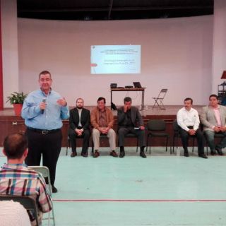 Capacitan a docentes para prueba PLANEA 2017