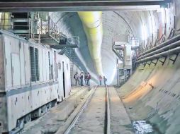 Imagen tomada de un video donde se aprecia parte del túnel ya perforado por 'La Tapatía'. ESPECIAL /