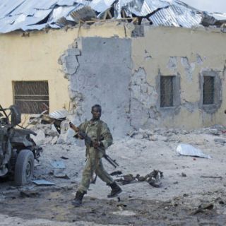 Ataque contra base militar en Somalia deja 70 muertos