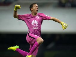 ''Hay que valorar el lugar en el que estamos y hay que partirnos la ma… por la afición'', expresó el arquero argentino. MEXSPORT / ARCHIVO