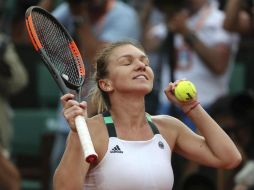 Halep se convertirá en la nueva número uno mundial si conquista el título el sábado. EFE / T. Zenkovich