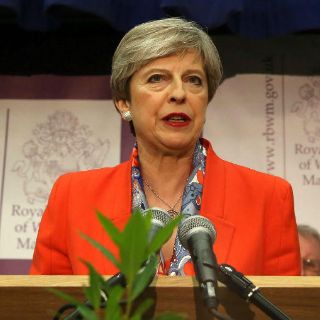 Corresponde a los ‘tories’ dar estabilidad al Reino Unido: May