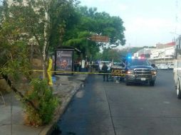 Ocurre en una parada de autobuses ubicada sobre la avenida 16 de septiembre, casi al cruce de la calle Constituyentes. ESPECIAL /