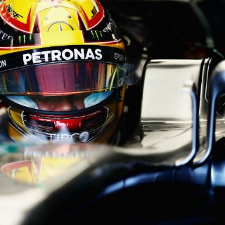 Hamilton lidera primer ensayo en Canadá