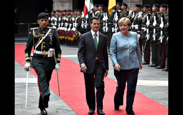 Enrique Peña Nieto y Angela Merkel tendrán una reunión bilateral con sus respectivas comitiva. AFP / A. Estrella