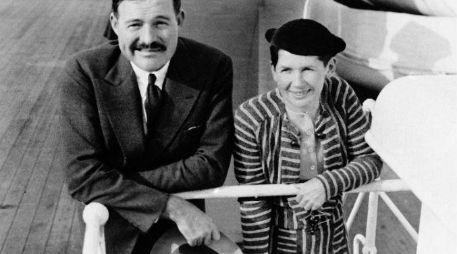 Historia. Ernest Hemingway y Pauline Pfeiffer, su entonces esposa. AP / ARCHIVO