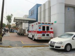 El hombre fue trasladado a un hospital particular para recibir atención médica. ESPECIAL /