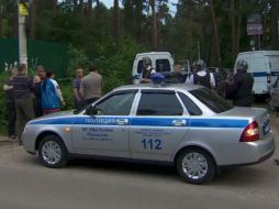 A pesar de estar herido, el sujeto quien tenía permanentes conflictos con sus vecinos, logró huir al bosque e hirió a cuatro policías. ESPECIAL /