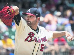 El mexicano Jaime García realiza uno de sus lanzamientos durante la primera entrada del partido de ayer. AP /