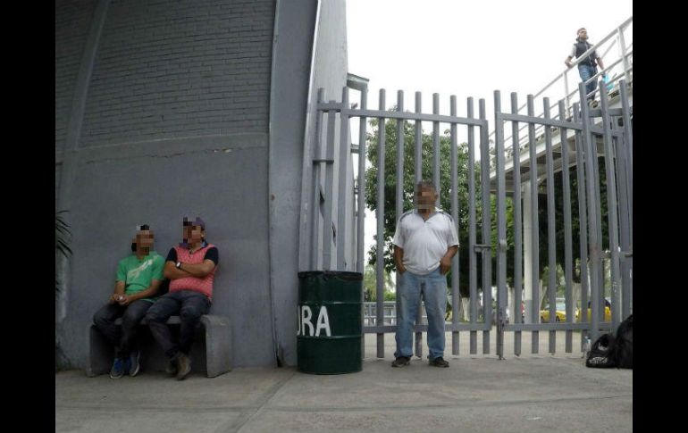 En Calle 2 hay gestores que se comprometen con los ciudadanos a sacar una licencia de construcción en una semana por siete mil pesos. EL INFORMADOR / A. Camacho