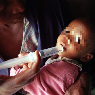 Más de 124 mil casos y 923 muertes por brote de cólera Yemen: OMS