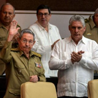 Castro recibe a canciller de Luxemburgo entre rumores de enfermedad