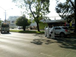 Autoridades periciales indican que el mando policial de la PGR murió al instante por impactos en el rostro y cuello. EFE /