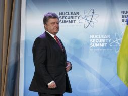 Afirman que Poroshenko (foto) y Trump acordaron cómo EU se implicará en la resolución del conflicto en el este de Ucrania. AP / ARCHIVO