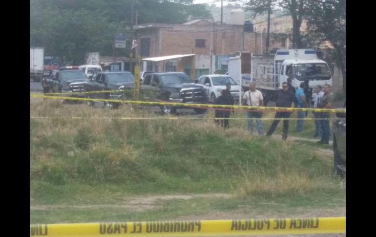 Los agresores huyen a bordo de un Nissan Tida blanco, con placas de Nayarit. ESPECIAL /