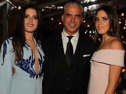 'Las amooo 4ever me hicieron sentirme súper orgulloso de Ud, felicidades amores', escribe el artista. INSTAGRAM / isabelcai