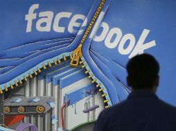 Facebook emplea a más de 150 personas que trabajan 'exclusivamente o principalmente enfocadas en contrarrestar el terrorismo'. AP / ARCHIVO
