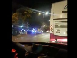 El hecho fue grabado por personas que estaban circulando por la zona. TWITTER / @alertasurbanas