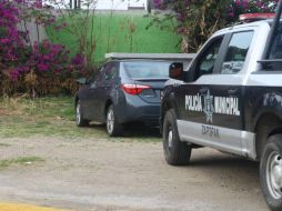 El auto fue robado en calles de la colonia Tabachines y recuperado en la Carretera a Tesistán. ESPECIAL / Policía Zapopan