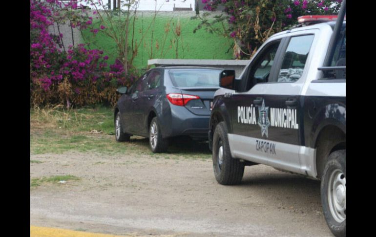 El auto fue robado en calles de la colonia Tabachines y recuperado en la Carretera a Tesistán. ESPECIAL / Policía Zapopan