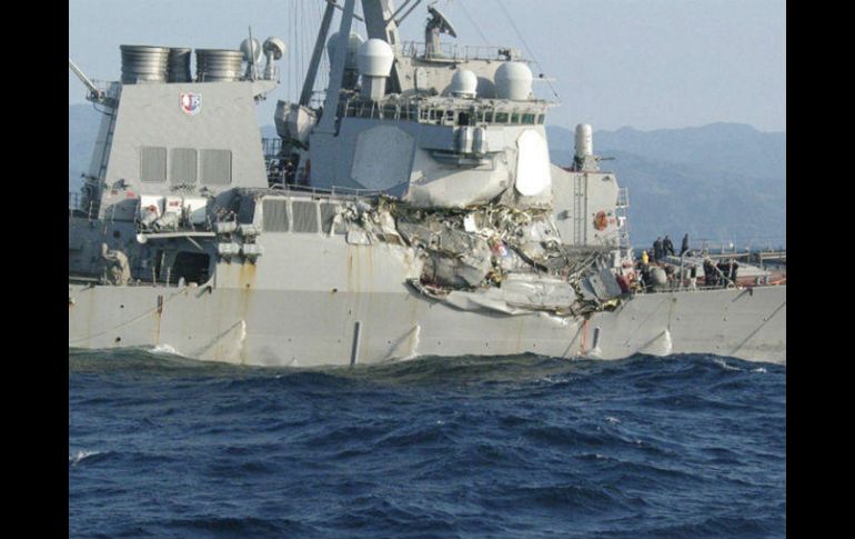 Guardacostas nipones desplegaron cinco embarcaciones y dos aviones en el lugar para las labores de rescate. EFE / Japan Coast Guard Handout
