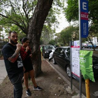 Conductores tapatíos reciben con sorpresa parquímetros virtuales, pero los aceptan