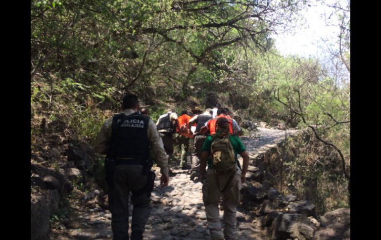 Al punto acudieron agentes del Ministerio Público para realizar el levantamiento del cuerpo. ESPECIAL /