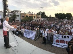 ‘Aquí va a suceder lo mismo que sucedió en Veracruz, en el Estado de México, vamos a ganar la gubernatura’, confió López Obrador. TWITTER / @lopezobrador_