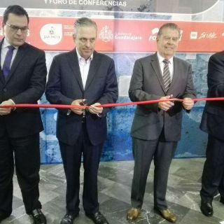 Inaugura nueva edición de 'Vamos Comerciando'