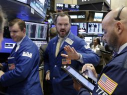 La jornada estuvo marcada por una fuerte caída del precio del petróleo en los mercados internacionales. AP / ARCHIVO