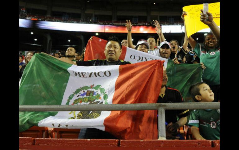 'De continuar con este comportamiento de nada servirá el esfuerzo en la cancha', advierte la Federación mexicana. EFE / ARCHIVO