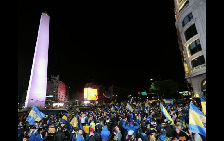 La afición de Boca Juniors salió a festejar el título. AFP / J. Brusco