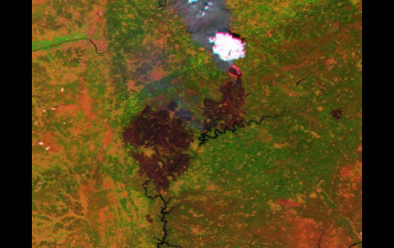 Las imágenes permiten distinguir la zona de Pedrógão Grande (centro) calcinada por el fuego. ESPECIAL / www.esa.int