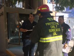 El área de Supervisiones de la corporación realizó una inspección en todos los pisos del edificio para descartar algún incendio. ESPECIAL / Bomberos Guadalajara