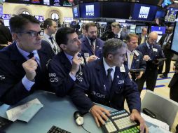 El llamado oro negro terminó en su nivel más bajo en diez meses, lo que tuvo repercusiones en el mercado. AP / R. Drew