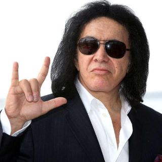 Gene Simmons patentará los 'cuernos del metal'