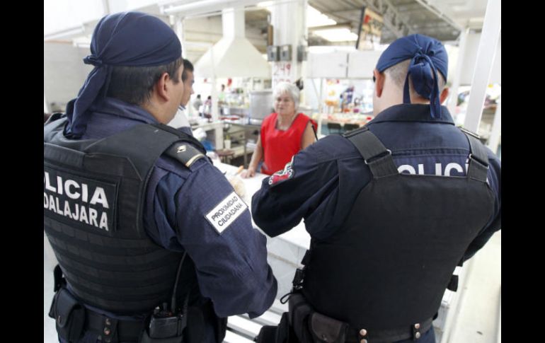 Autoridades exhortan a las personas que retiran fuertes cantidades de efectivo a solicitar el servicio de escolta a las corporaciones. EL INFORMADOR / ARCHIVO