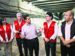 El Presidente de México, Enrique Peña Nieto, supervisó ayer los avances de la obra de la Línea 3 del Tren Ligero. ESPECIAL /