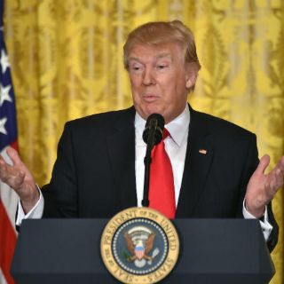 Trump duda de imparcialidad del fiscal para el caso ruso