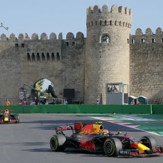 Verstappen, el más rápido en la segunda sesión en Bakú