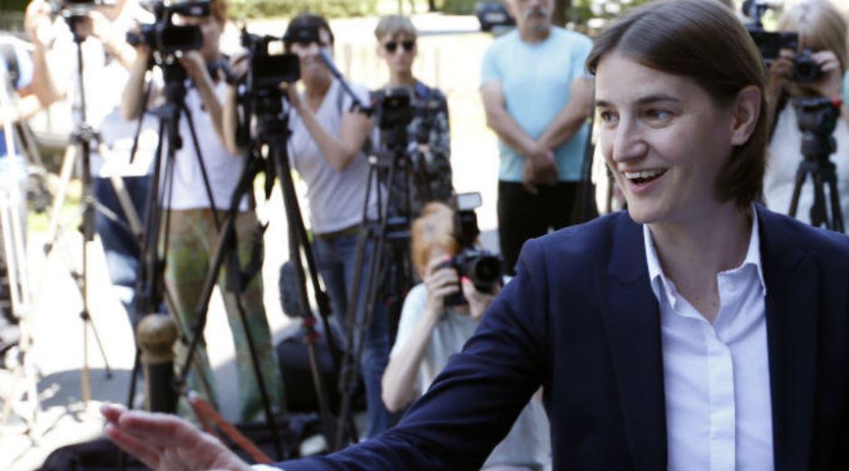 El sábado Ana Brnabic será nombrada ministra de Serbia AP / D. Vojinovic