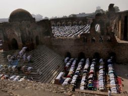 El acto se producen antes del comienzo de ‘Aid al Fitr’ con la que se celebra el fin del mes de ayuno musulmán. EFE / ARCHIVO