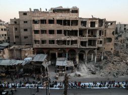 Al menos 250 civiles han muerto en la provincia de Al Raqa, feudo del EI, por los bombardeos de la coalición en el último mes. EFE / M. Badra