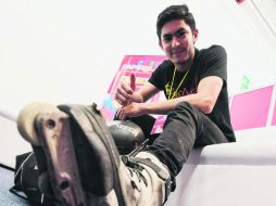 Carlos actualmente lleva su carrera como patinador a la par que su empleo como ingeniero en sistemas industriales. ESPECIAL / Pa Pirolas